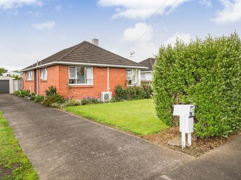 27 Holland Crescent, Bulls