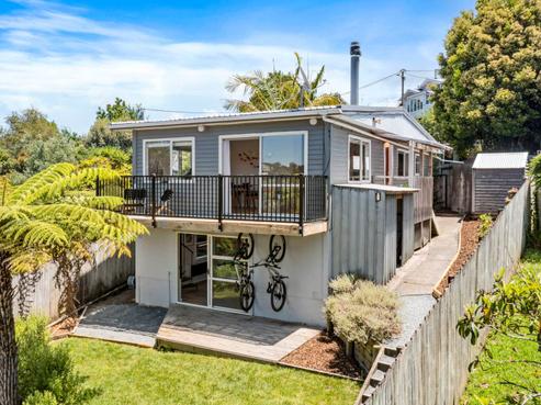 33 Matai Road, Stanmore Bay
