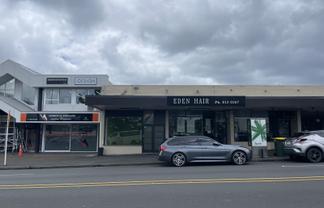 Road front retail 
