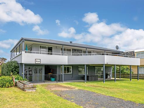 320 Ocean Road, Whangamata