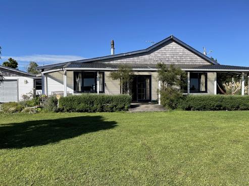 2200 South Road, Okato