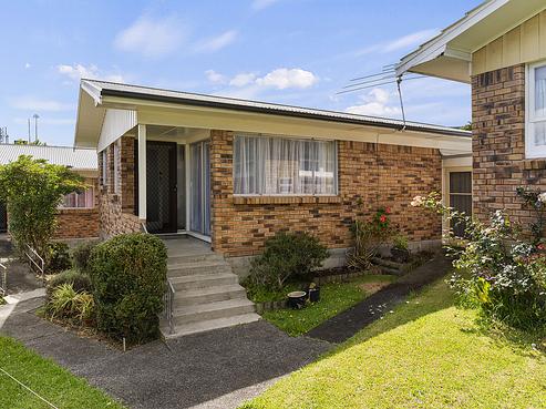 2/32 Coles Crescent, Papakura