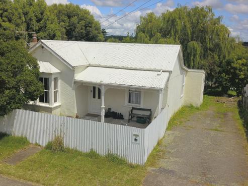 86 Avenue Road, Foxton
