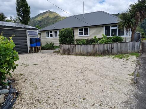 102 Fairfax Street, Murchison
