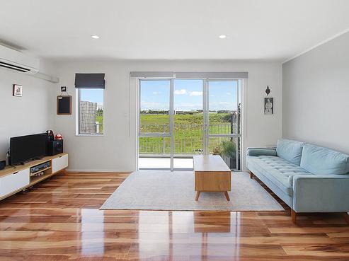 10/15 Bishop Lenihan Place, East Tamaki