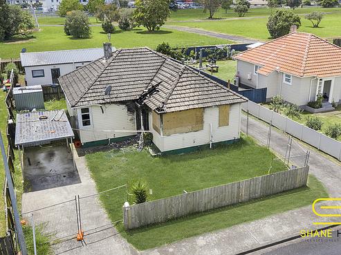 16 Waipapa Crescent, Otara