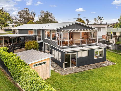 36 Gill Avenue, Te Atatu Peninsula