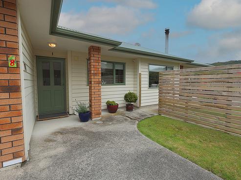 8 Woodland Grove, Wainuiomata