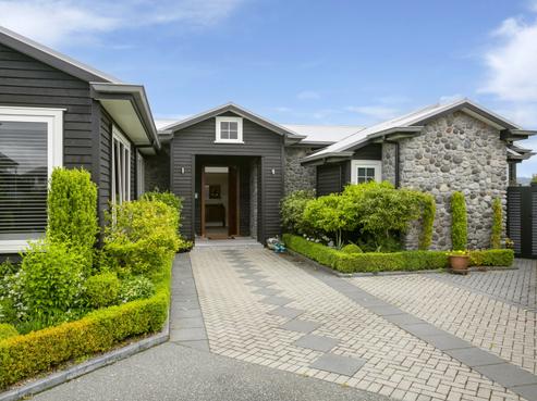 21 Pukenamu Road, Rainbow Point