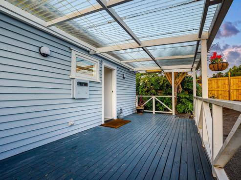 1/9 Norman Road, Titirangi