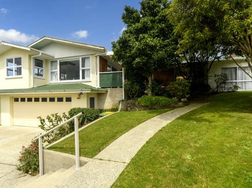 24 Highfield Crescent, Brookfield