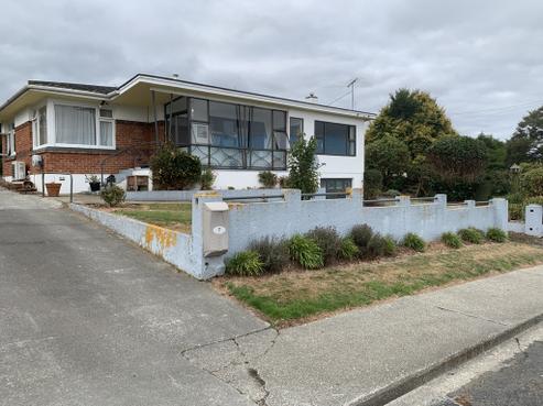 7 Stuart Street, Owaka