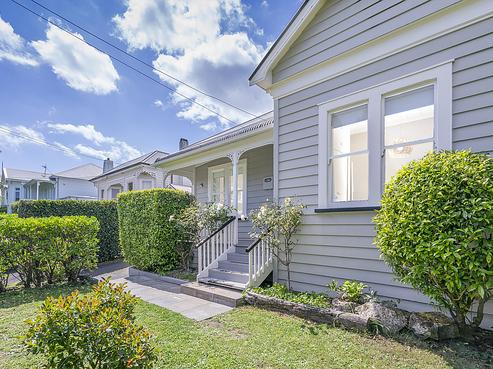 13 Leslie Avenue, Sandringham
