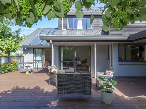 2 Pukatea Close, Raumati Beach