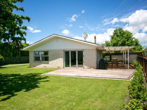 5 Woodstock Crescent, Leamington