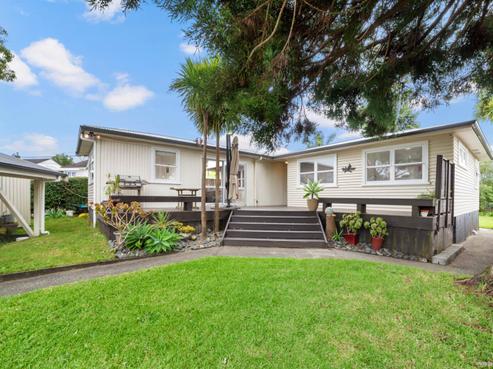 15 Winifred Avenue, Bayview