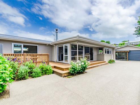 10 Dale Road, Raumati South