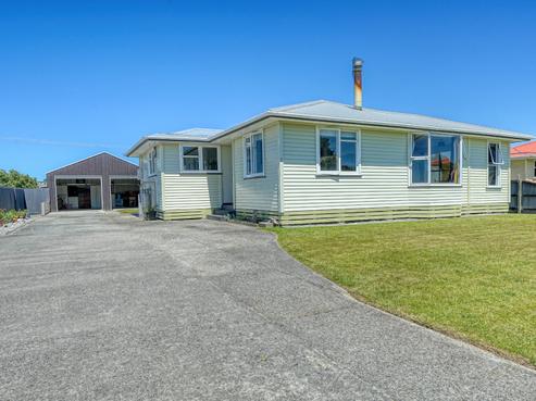 7 West Drive, Hokitika