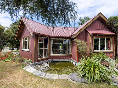 155 Alison Avenue, Albert Town