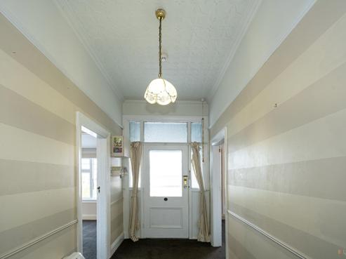 23 Roslyn Terrace, West End