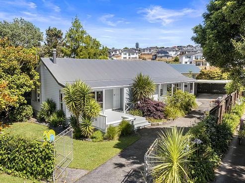 11 Macrocarpa Place, Ranui