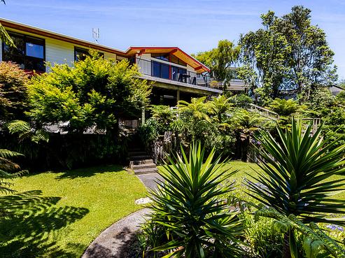 11 Lombardy Place, Whalers Gate