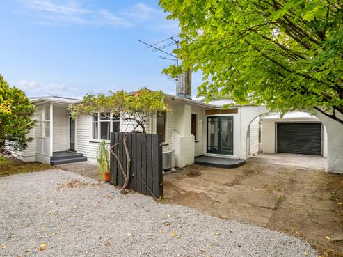 464 High Street South, Carterton