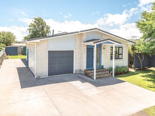 63 Exeter Crescent, Springvale