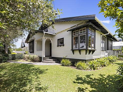 32 Cutfield Road, New Plymouth Central