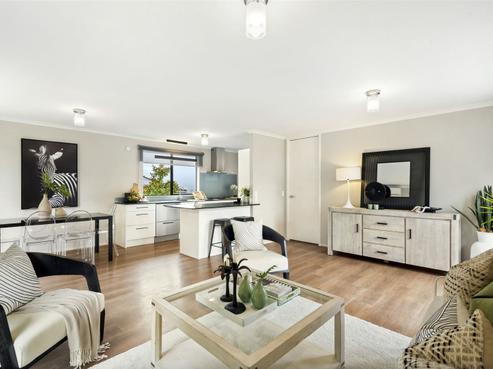 2/14 Moxham Grove, Massey