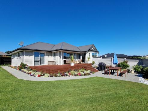 9 Higgins Place, Paroa