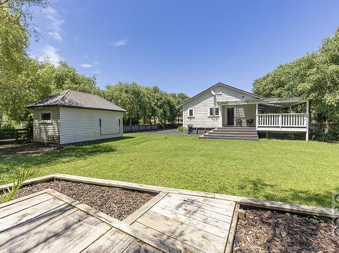 74 Awaroa Road, Helensville