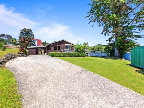 49 Jelas Road, Red Beach