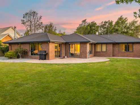 26 Eders Road, Woodend