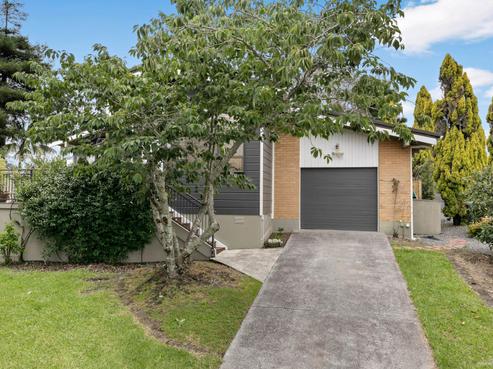 26 Wairata Place, Te Atatu South