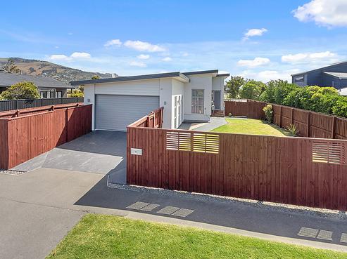 126 Rocking Horse Road, Southshore