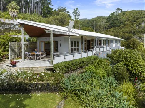 26 Patui Avenue, Thornton Bay