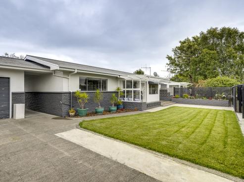 2/1 Hitchings Avenue, Onekawa