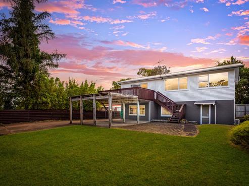 12 Crompton Road, Massey