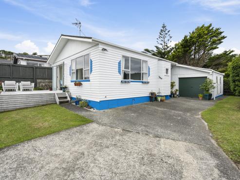 11 Camrose Grove, Kingston