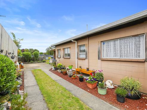 2/7 Waitahanui Avenue, Taupo