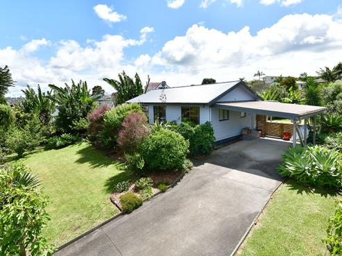 33 Jelas Road, Red Beach