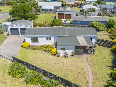 38 Te Kiri Street, Himatangi Beach