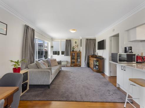 1/32 Bay Street, Petone