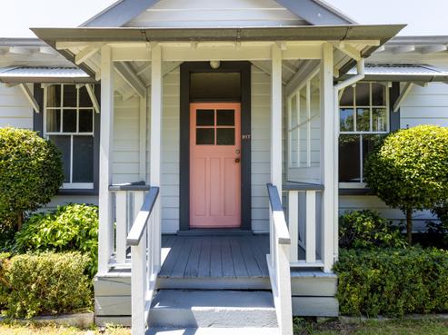 917 Willowpark Road North, Mayfair