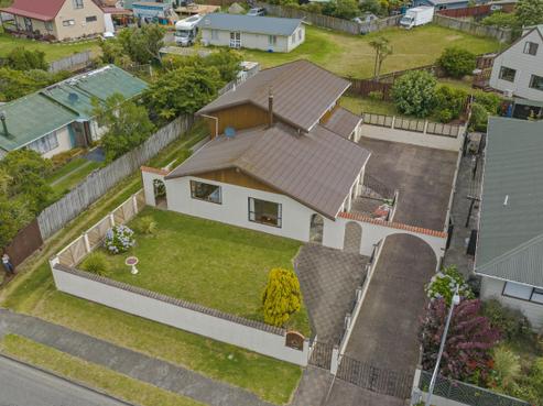 14 Norfolk Crescent, Otaki Beach