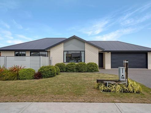 16 Johnson Avenue, Amberley