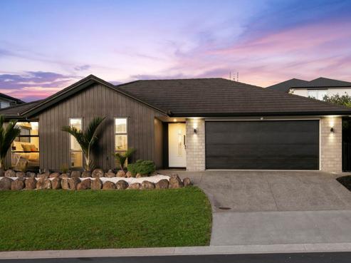 8 Ian Gordon Lane, Orewa