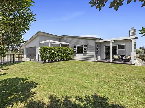 32 Redwood Crescent, Hurdon