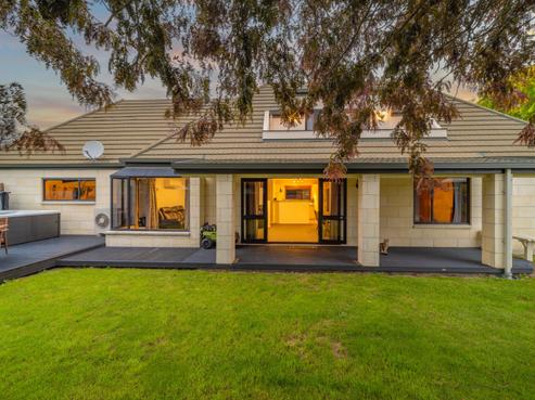 14 Eders Road, Woodend